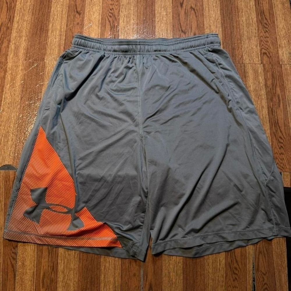 Under Armour Grey Heat Tech Retro Sportswear Running‎ Train Shorts XL